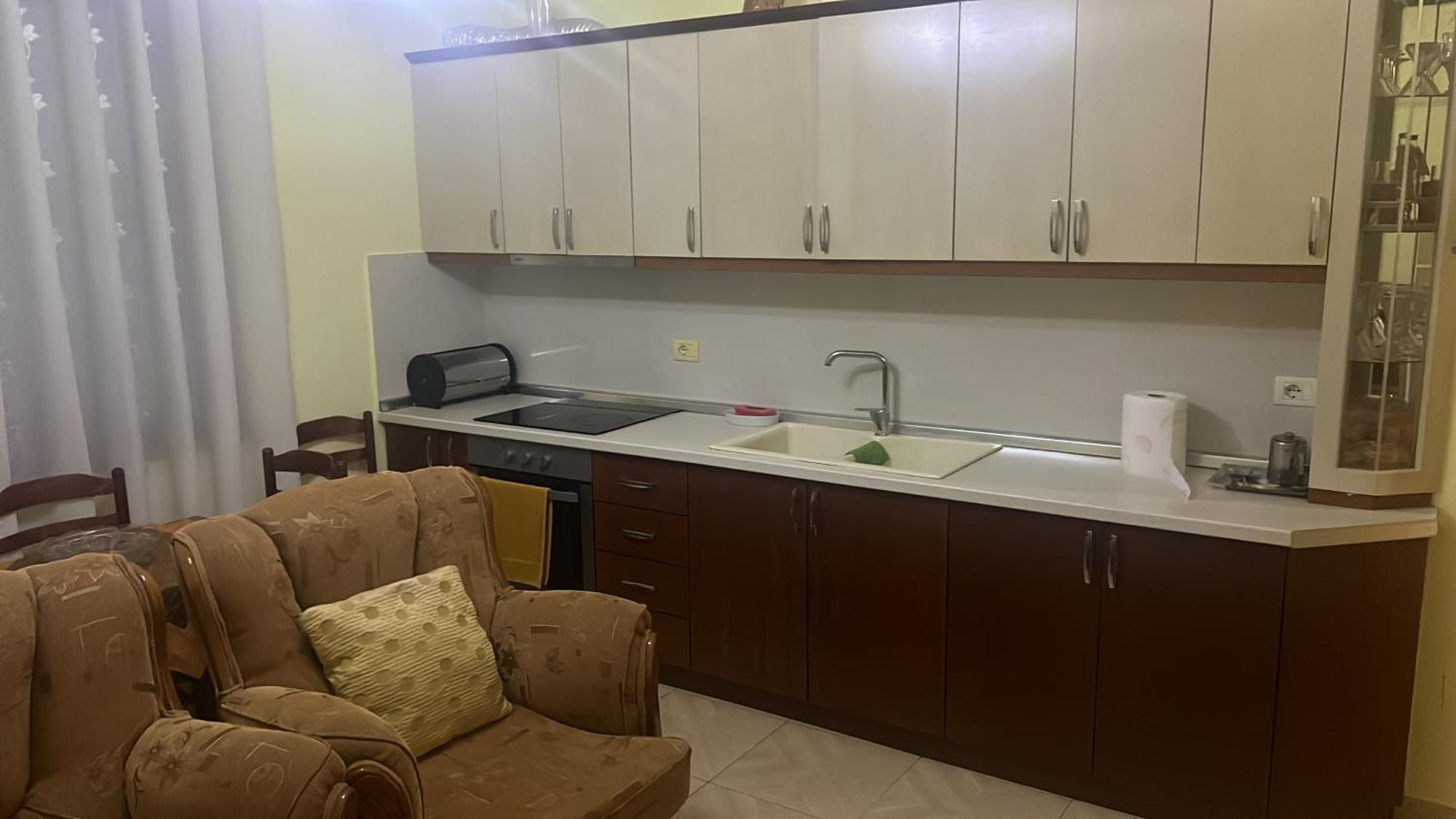 Oresti Apartamento